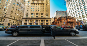 1-6 passenger limo to DIA airport in Centennial, CO